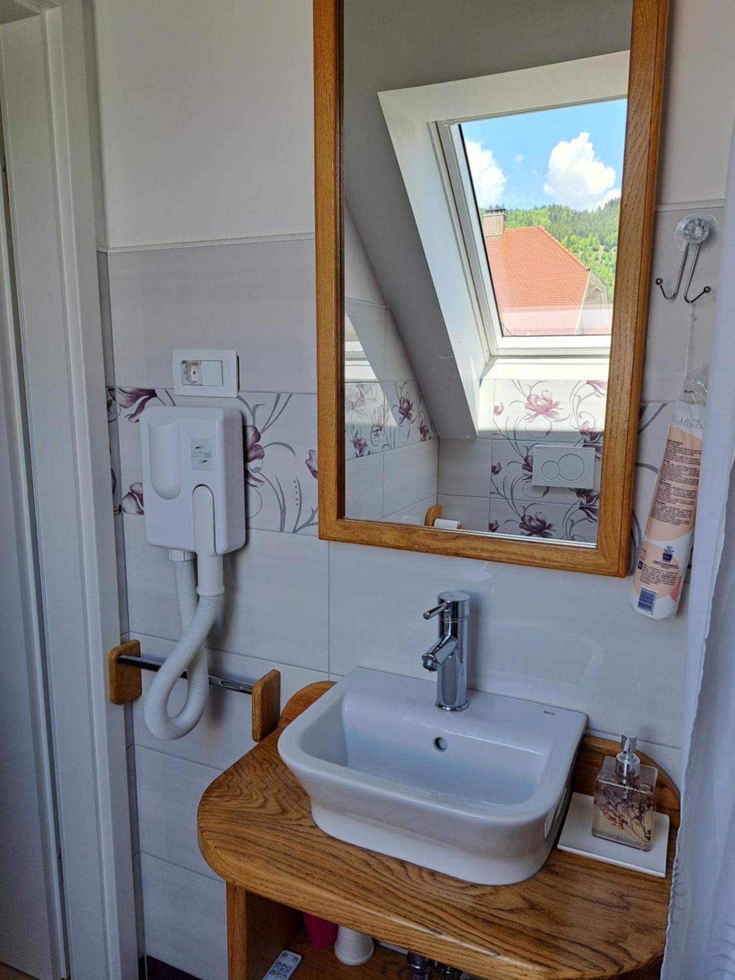 ゴレンスカ地方Apartmaji Magdaアパートメント エクステリア 写真